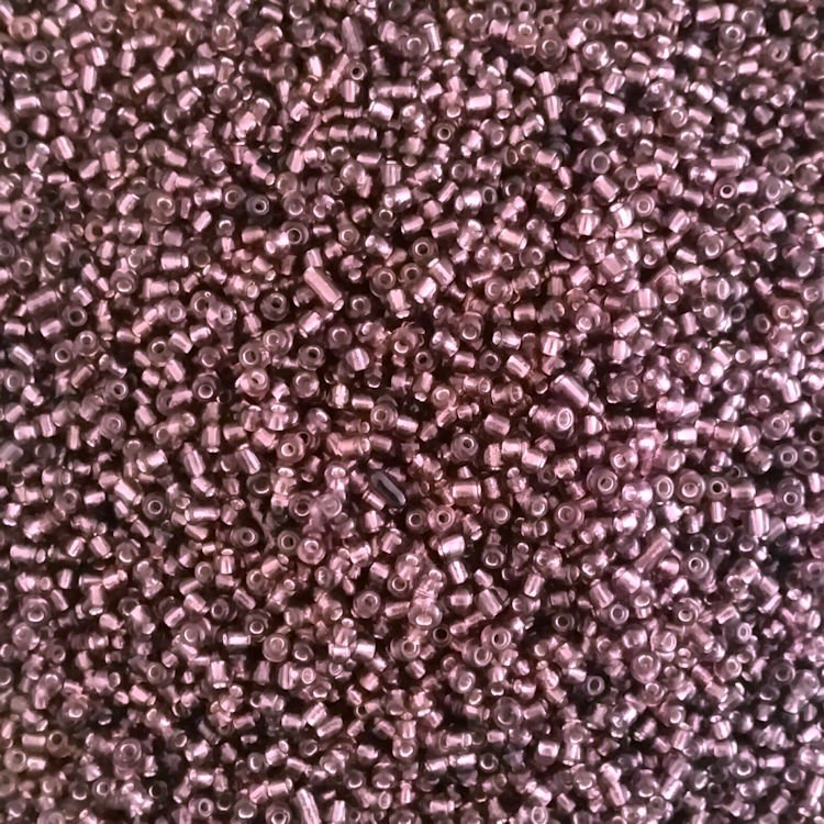 rocailles-transparant-met-aubergine-paarse-kern