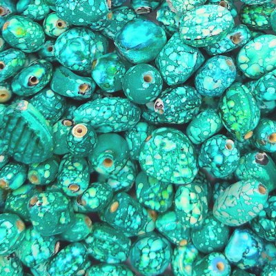 glaskralenmix-marmerlook-zeegroen