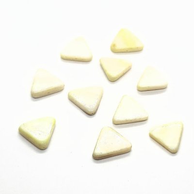 schelpkralen-driehoek-15mm-parelmoer-naturel
