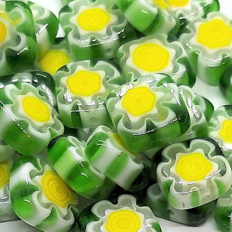 glaskralen-bloem-millifiori-lampwork-licht-groen